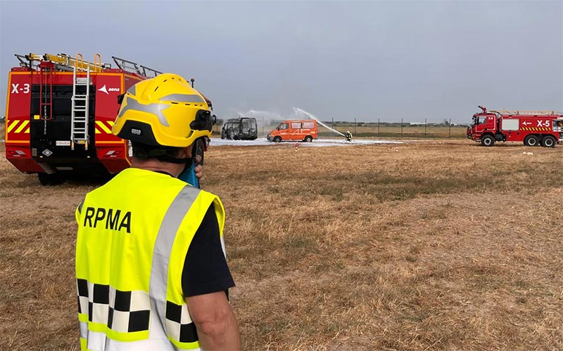 Accidente aéreo simulado en el aeropuerto de Jerez entre un avión y un globo aerostático
