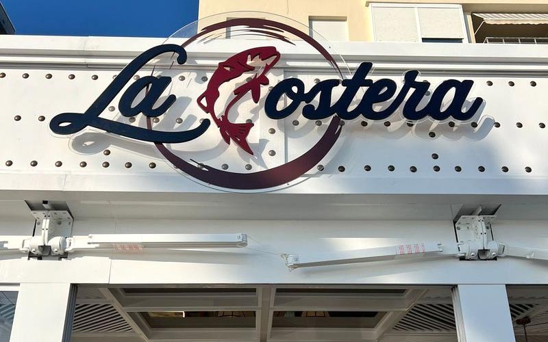 La Costera en el paseo marítimo de Cádiz estrena su freidor regalando 100 kilos de pescaíto frito