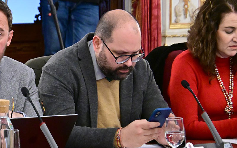 IU pide reaccionar al Gobierno de la Diputación tras las “mofas” al homenaje a represaliados del franquismo en El Puerto de su diputado Bello