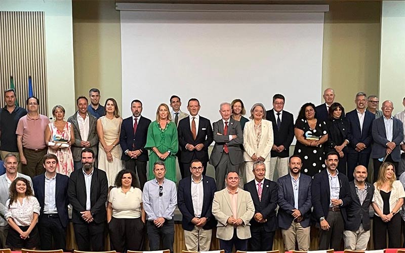 Manuel Ceferino de Elecam Group, centros de FP de la provincia y Andalucía TRADE, distinguidos por el Clúster Marítimo Naval de Cádiz