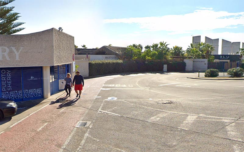 Los chiringuitos-discoteca de Puerto Sherry se quedarán sin licencia a partir del 6 de julio