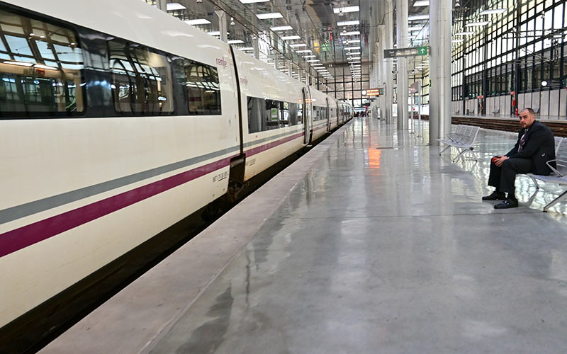 Renfe reajusta los horarios de los Alvia entre la Bahía y Madrid para “mejorar la puntualidad”
