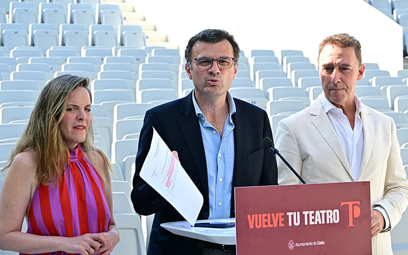 El Gobierno notifica a Bruno García que Teatro Pemán incumple la Ley de Memoria Democrática