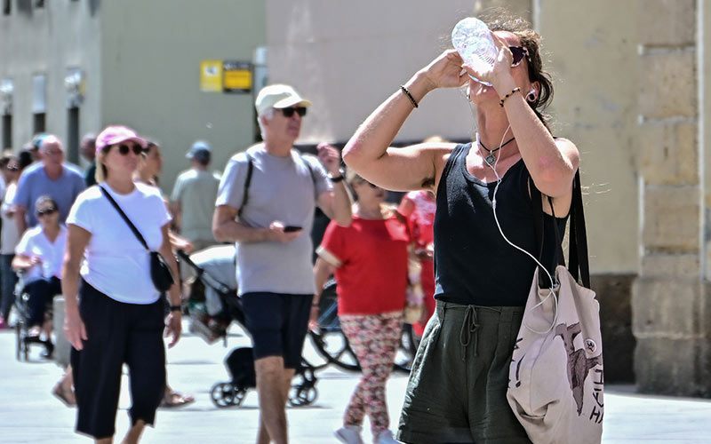 Cádiz, ante el reto del calor: proponen una red municipal de refugios climáticos en los barrios