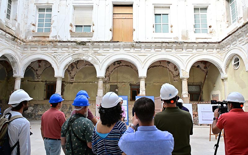 La Diputación “salda una deuda” con Cádiz iniciando obras en el IES Rosario para que no se caiga y albergar su Escuela de Hostelería, si cabe