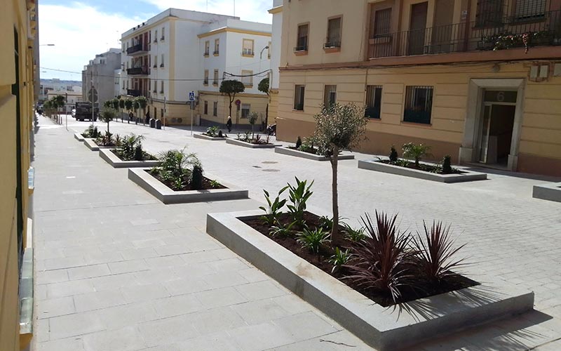 De la exaltación franquista al tributo a un carnavalero de La Isla: la calle Héroes del Baleares pasa a denominarse Juan Rivero