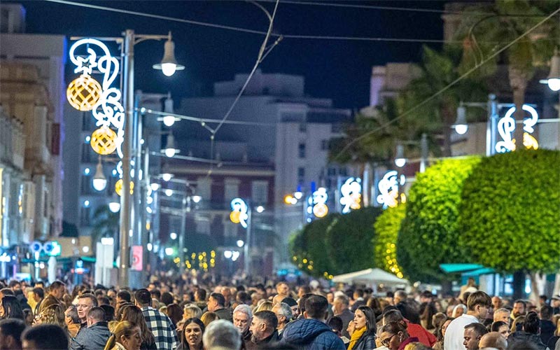 AxSí afea el “despilfarro” en luces navideñas de Cavada: “La Isla no se transforma iluminando sus calles un mes, sino cuidándola doce meses”