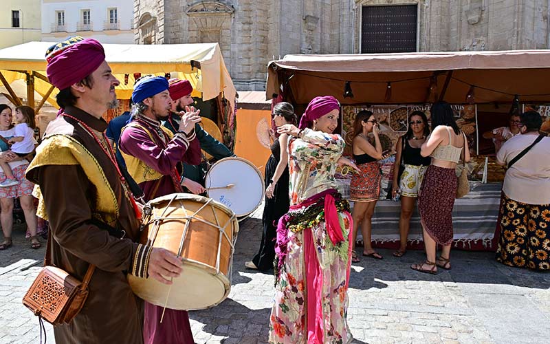 Cádiz revive un verano más su pasado andalusí con tres días de zoco medieval en El Pópulo