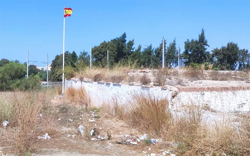 “Cavada presume del patrimonio militar de La Isla pero abandona el Baluarte del Puente Zuazo”