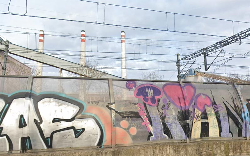 Un estudio técnico valorará el “futuro” de las chimeneas de la antigua fábrica de botellas