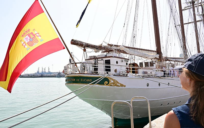 San Fernando se amarra aún más al Elcano ante su centenario otorgándole el premio del 24-S