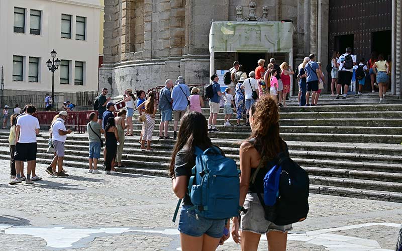 Adelante reivindica una Cádiz “vivible”: “no puede convertirse en una ciudad para el turista”