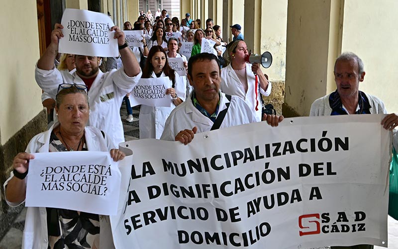 AIG lamenta la “falta de transparencia” en la ayuda a domicilio en Cádiz, “con 600 personas esperando y muchas desde hace más de un año”