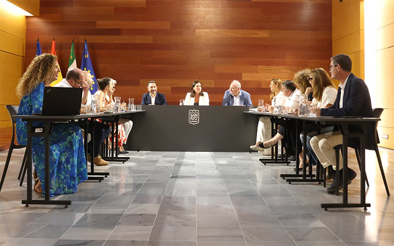Cavada afronta el curso político antes de las elecciones con “grandes proyectos” en marcha, otros pendientes y promesas por materializar