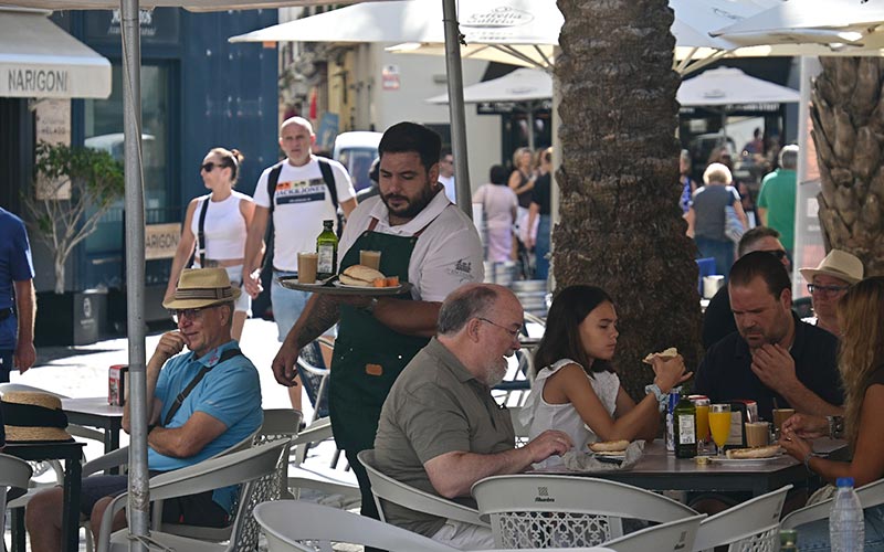 El paro sube en Cádiz tras seis meses de caídas, pero marca su mejor agosto desde hace 20 años