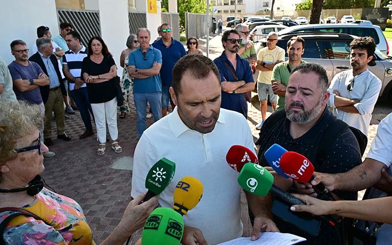 Periodistas gaditanos condenan las agresiones a compañeros: “atacar a quien informa es atacar el derecho de la ciudadanía a estar informada”