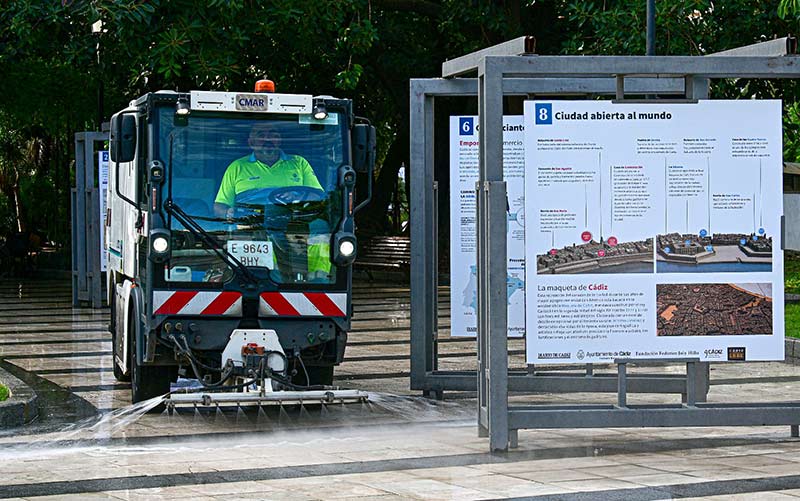 Una sentencia aprecia “claro ánimo represarial” en la contrata de basuras de Cádiz al forzar y abrir las taquillas personales de varios operarios
