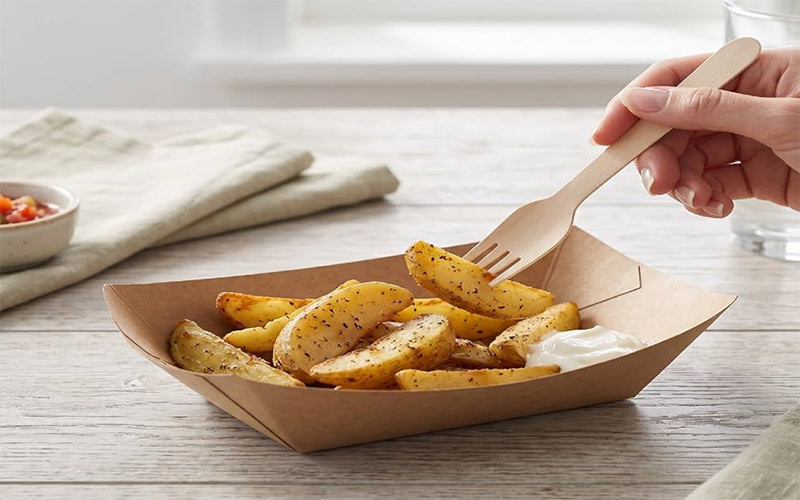 Chiringuitos, freidurías y bares de la Bahía: ¿cómo elegir la bandeja para llevar que aguante el frito y cumpla la normativa?