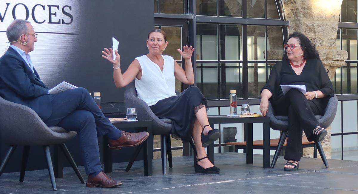 La artista en una charla en los Cursos de Verano de Cádiz - UCA