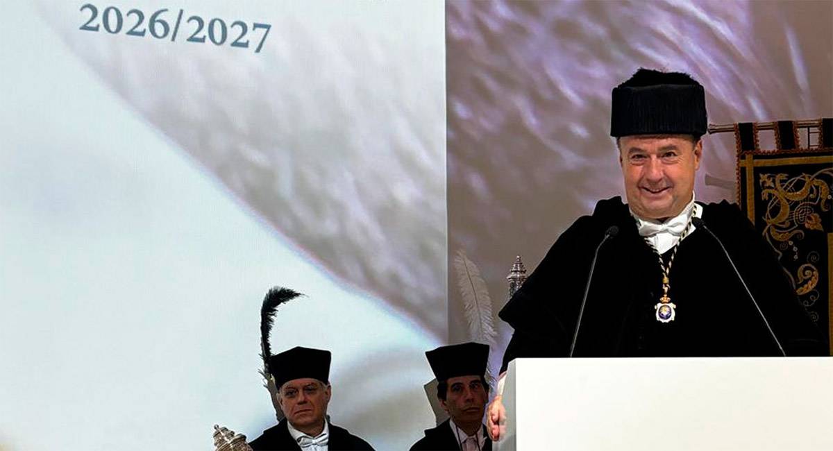 Casimiro Mantell en pleno discurso - UCA