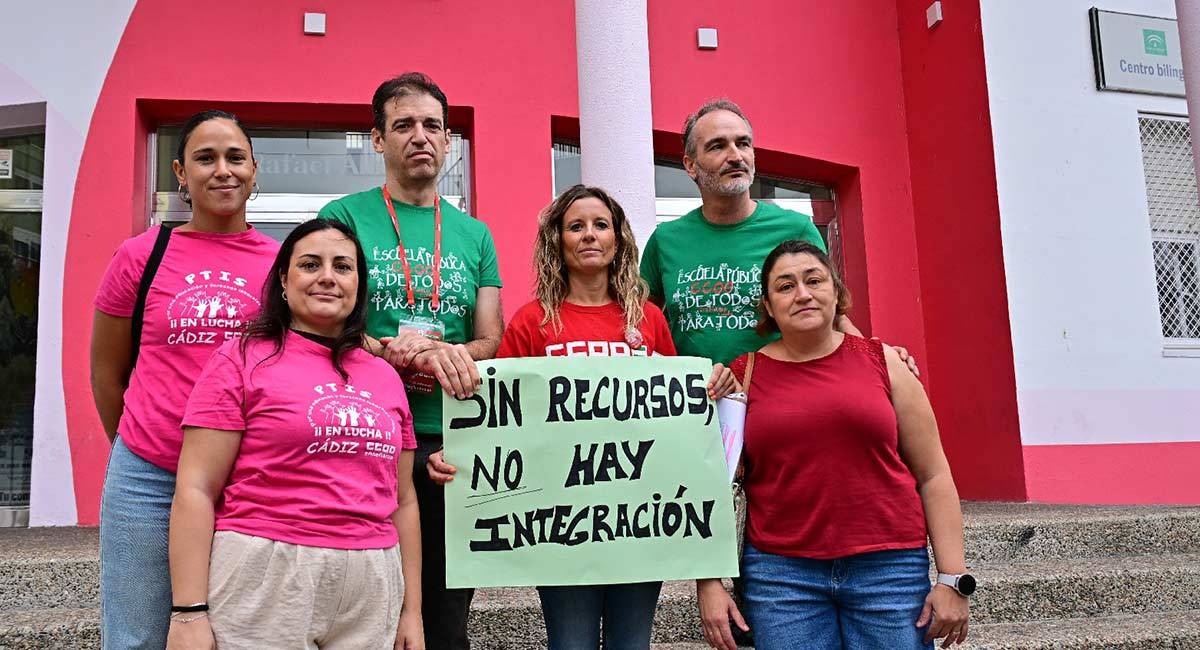 Escenificando la protestas a las puertas del IES Rafael Alberti - Eulogio García