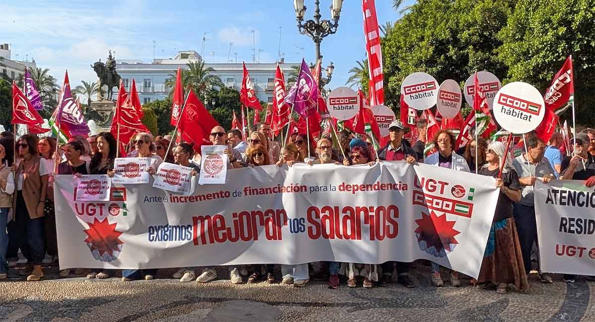 Concentrados en la jerezana plaza del Arenal - CCOO