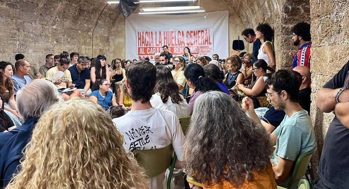 En la primera asamblea en Cádiz del Comité Popular por la Huelga General - Sindicato de Inquilinas