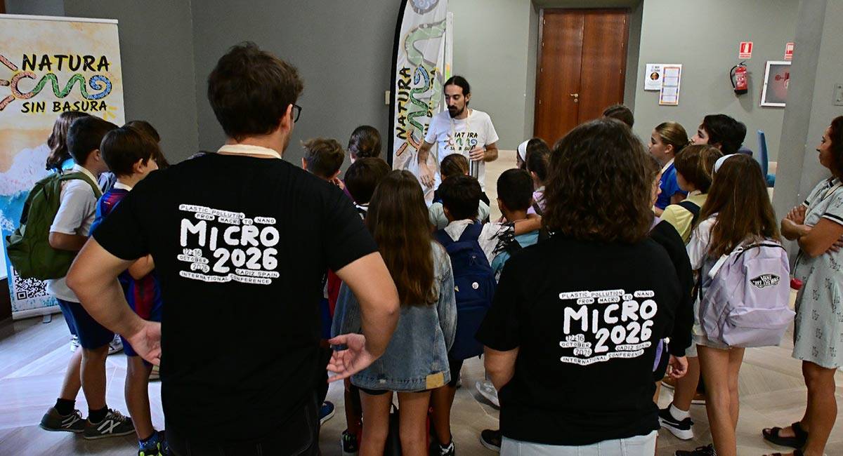 Escolares asistiendo a actividades paralelas al congreso - Eulogio García