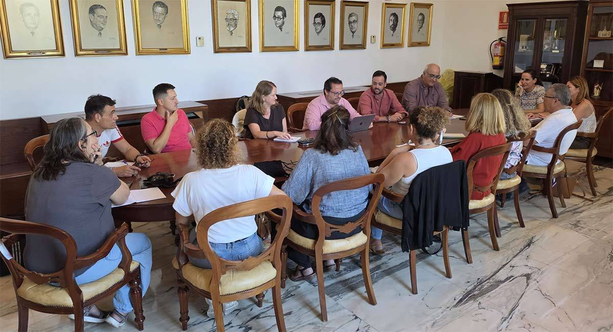 Reunión con los directores de los colegios - Ayto.