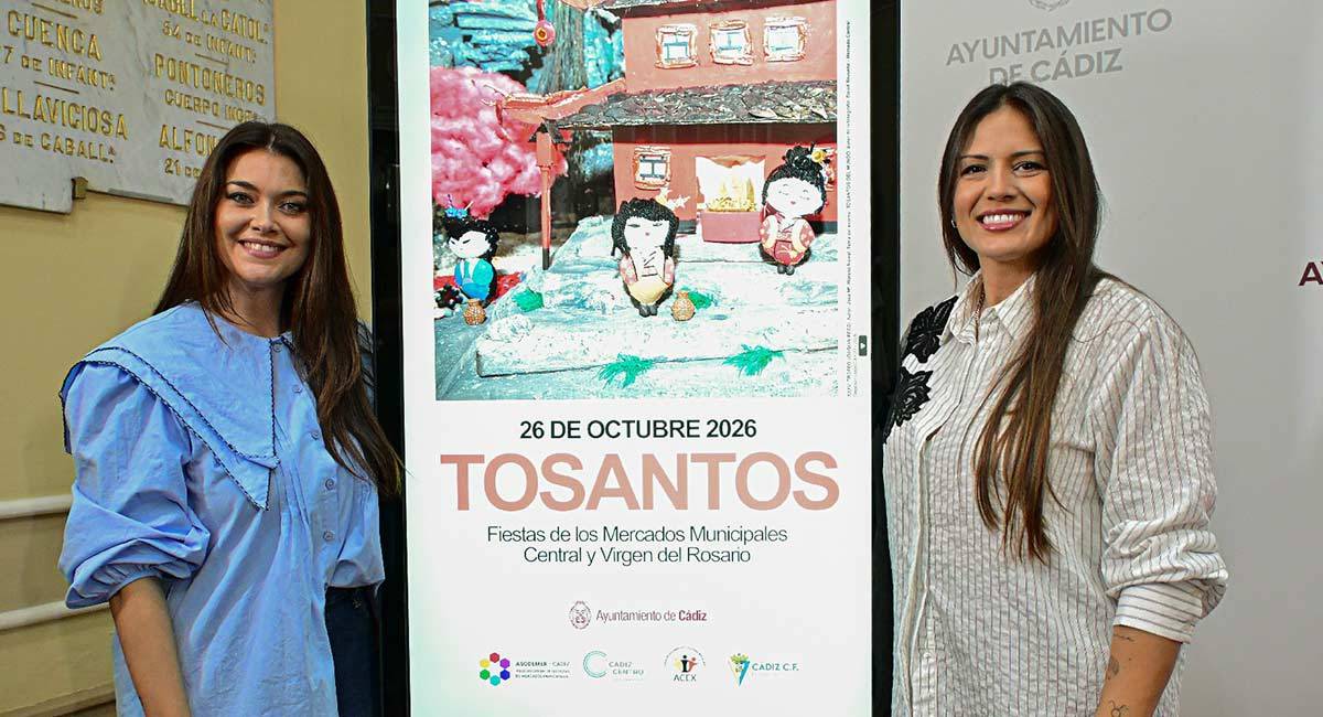 Posado de las pregoneras junto al cartel de Tosantos 2026 - Eulogio García