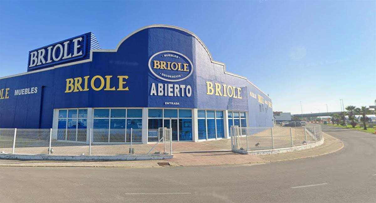 La emblemática nave de Briole, casi a pie de autovía entre San Fernando y Chiclana - Google Maps
